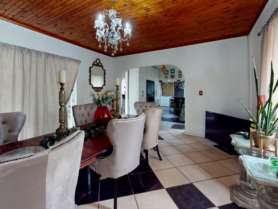 5 Bedroom Property for Sale in Theresa Park Gauteng