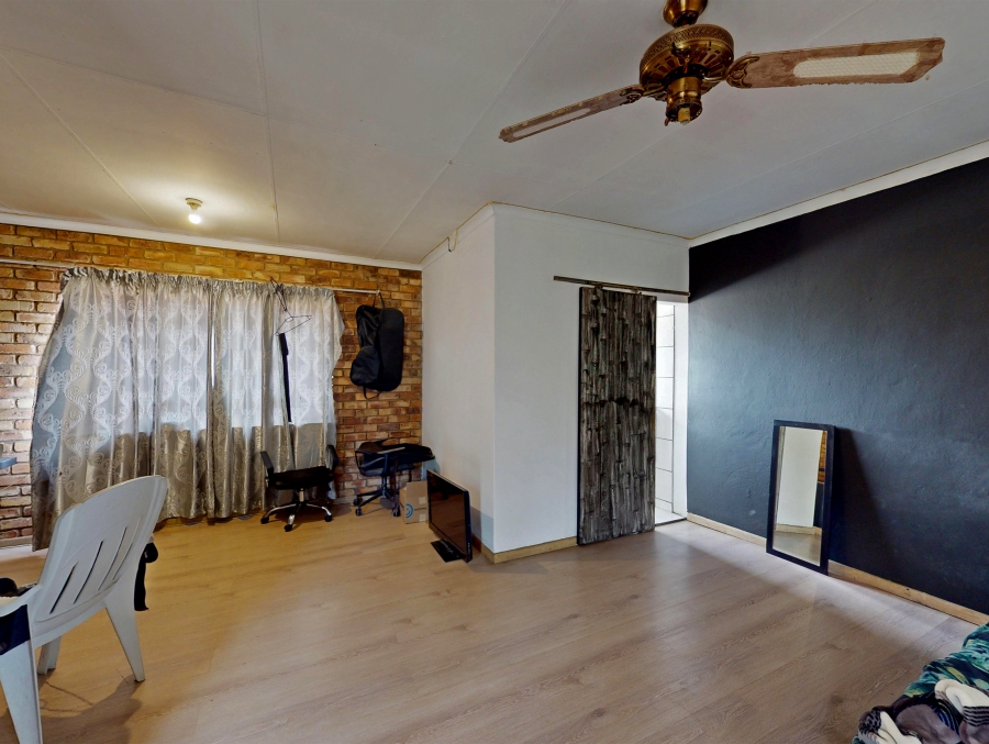 5 Bedroom Property for Sale in Theresa Park Gauteng