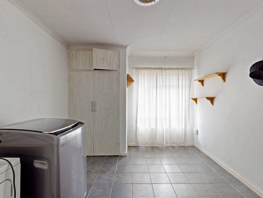 5 Bedroom Property for Sale in Theresa Park Gauteng