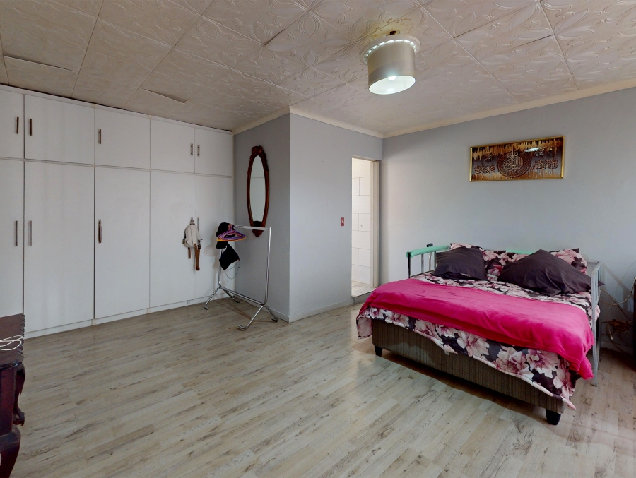 5 Bedroom Property for Sale in Theresa Park Gauteng