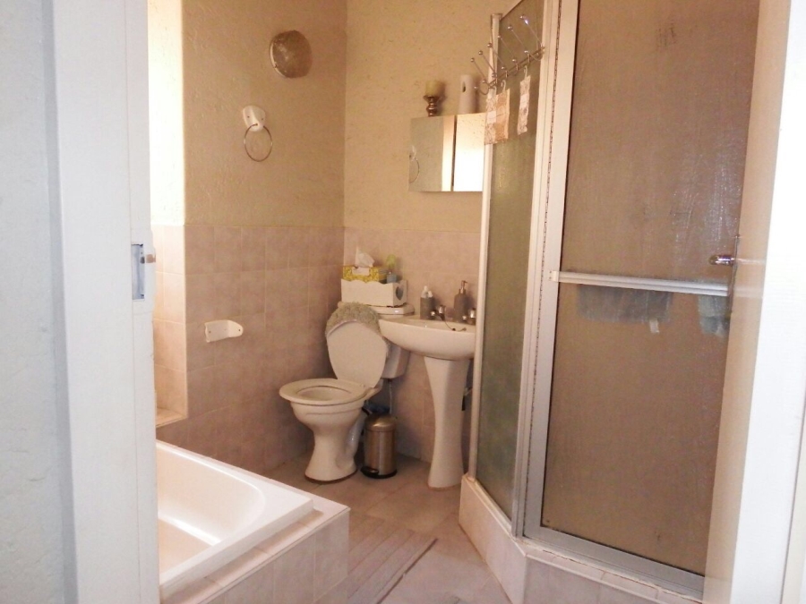 1 Bedroom Property for Sale in Paulshof Gauteng