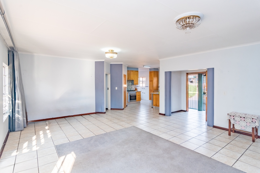 4 Bedroom Property for Sale in Hennopspark Gauteng