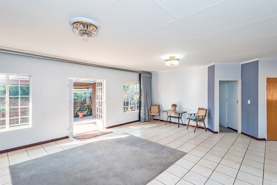 4 Bedroom Property for Sale in Hennopspark Gauteng