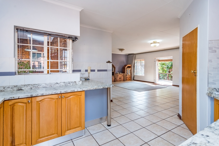 4 Bedroom Property for Sale in Hennopspark Gauteng