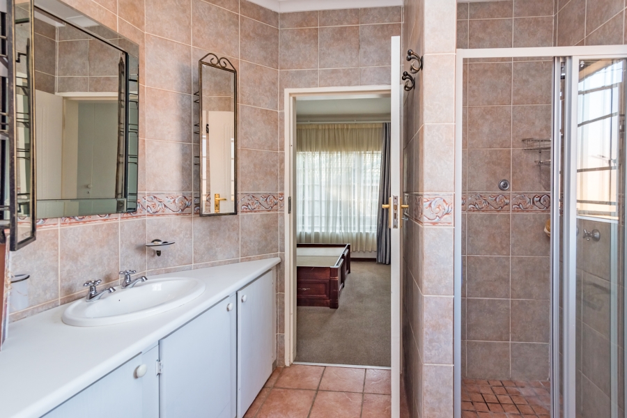 4 Bedroom Property for Sale in Hennopspark Gauteng