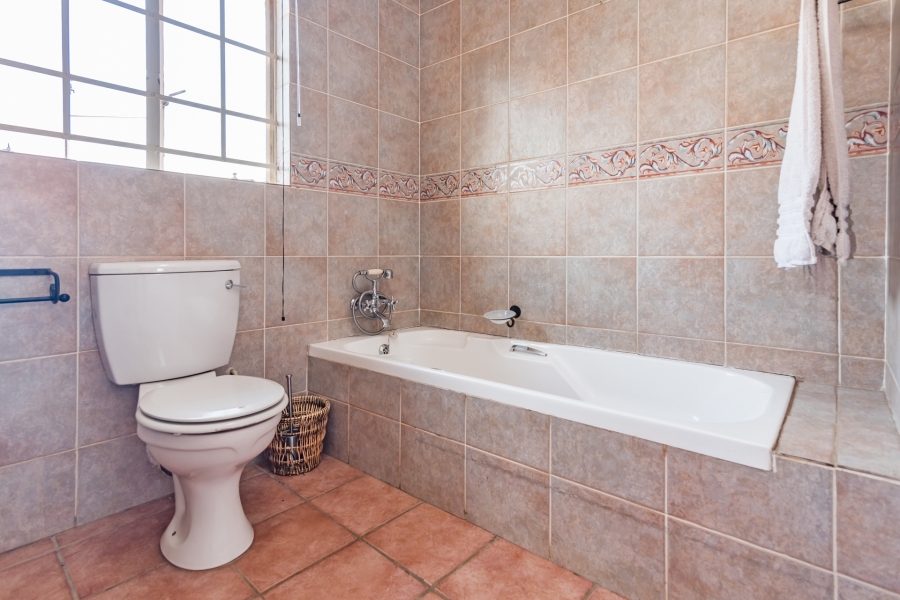 4 Bedroom Property for Sale in Hennopspark Gauteng