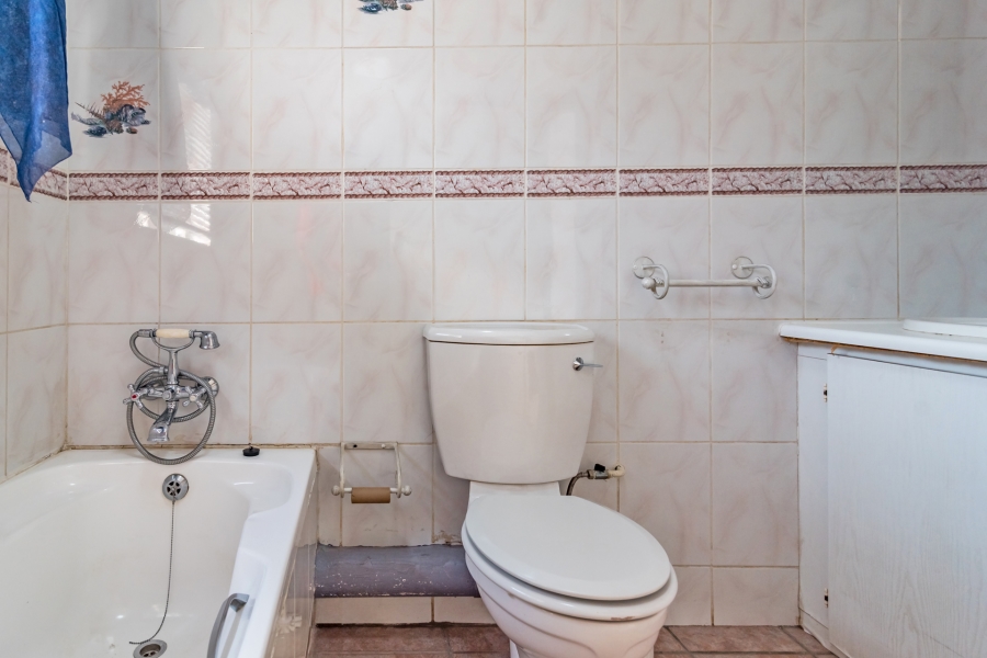 4 Bedroom Property for Sale in Hennopspark Gauteng