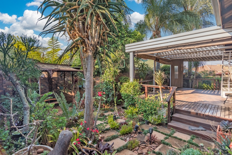 4 Bedroom Property for Sale in Hennopspark Gauteng