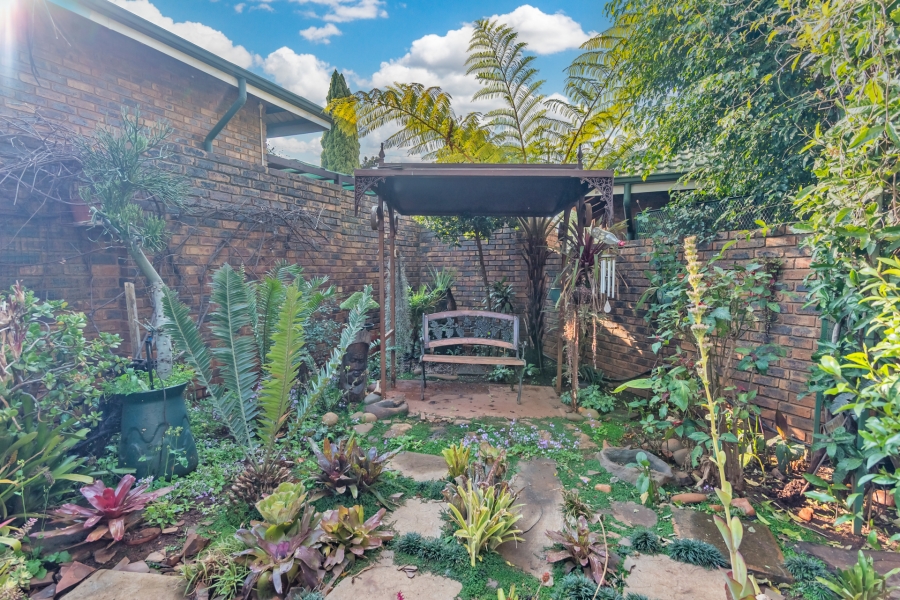 4 Bedroom Property for Sale in Hennopspark Gauteng