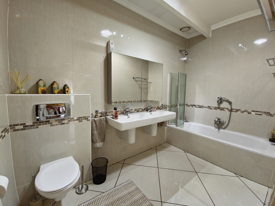 3 Bedroom Property for Sale in Clubview Gauteng