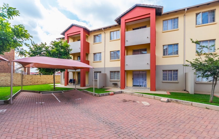 2 Bedroom Property for Sale in Monavoni Gauteng