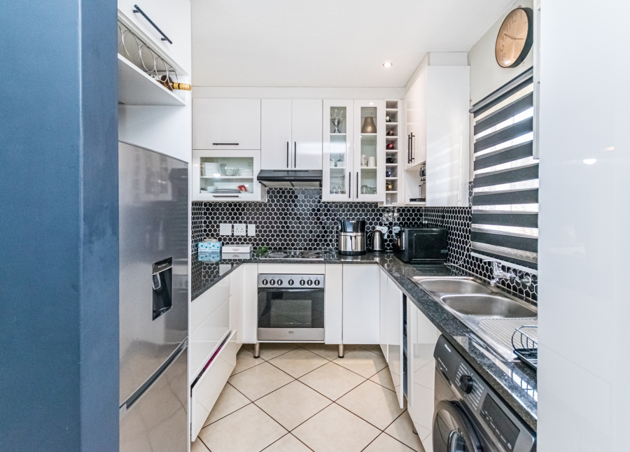 2 Bedroom Property for Sale in Monavoni Gauteng