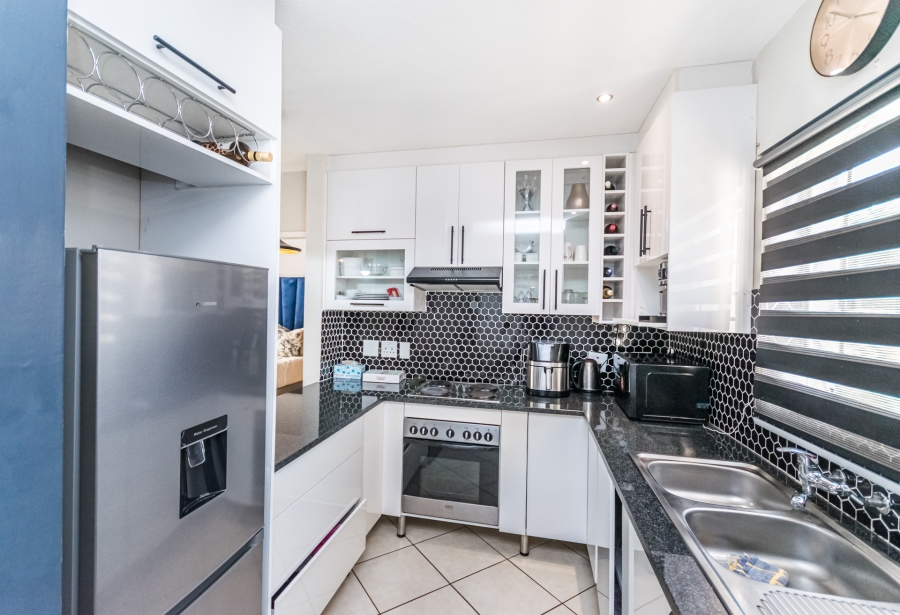 2 Bedroom Property for Sale in Monavoni Gauteng