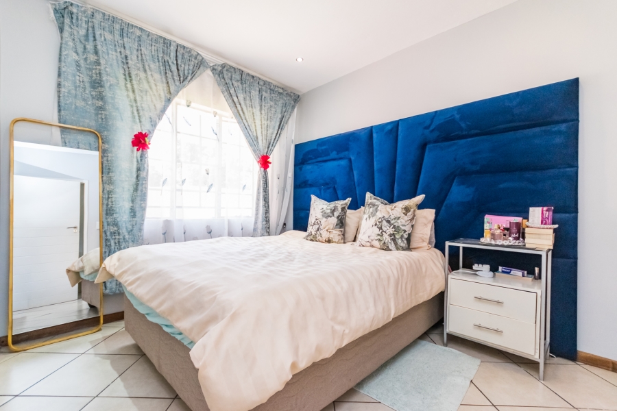 2 Bedroom Property for Sale in Monavoni Gauteng