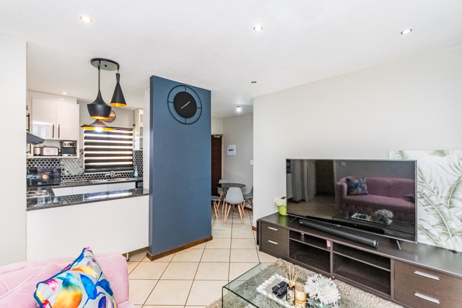 2 Bedroom Property for Sale in Monavoni Gauteng