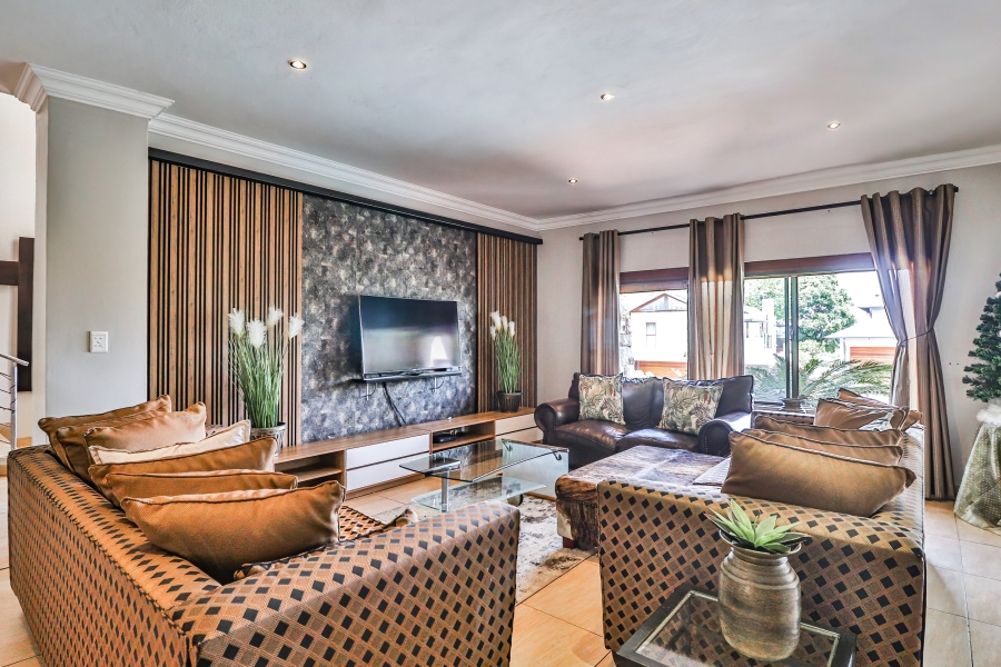 5 Bedroom Property for Sale in Sable Hills Gauteng