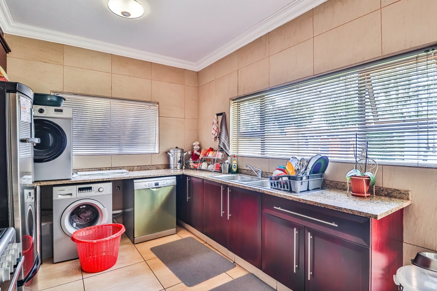 5 Bedroom Property for Sale in Sable Hills Gauteng