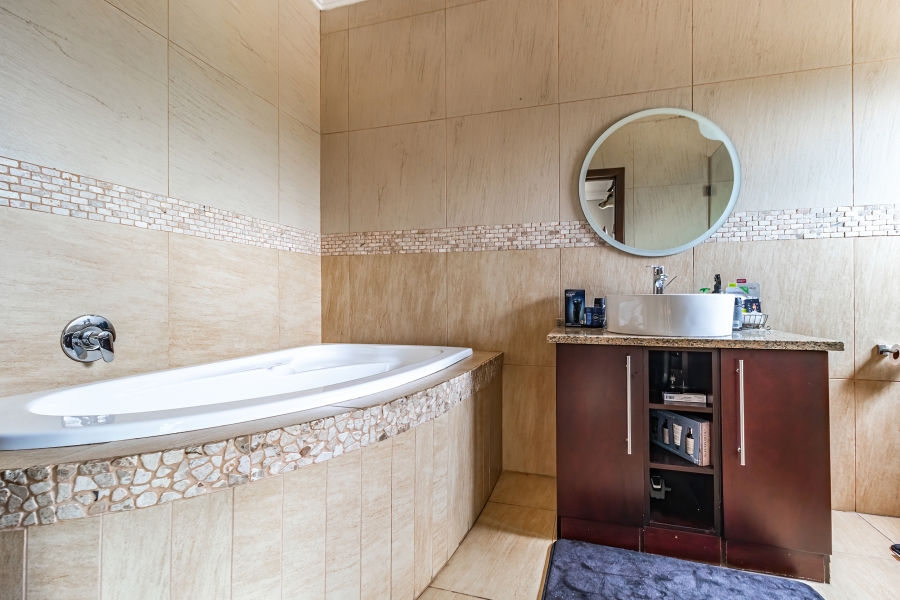 5 Bedroom Property for Sale in Sable Hills Gauteng