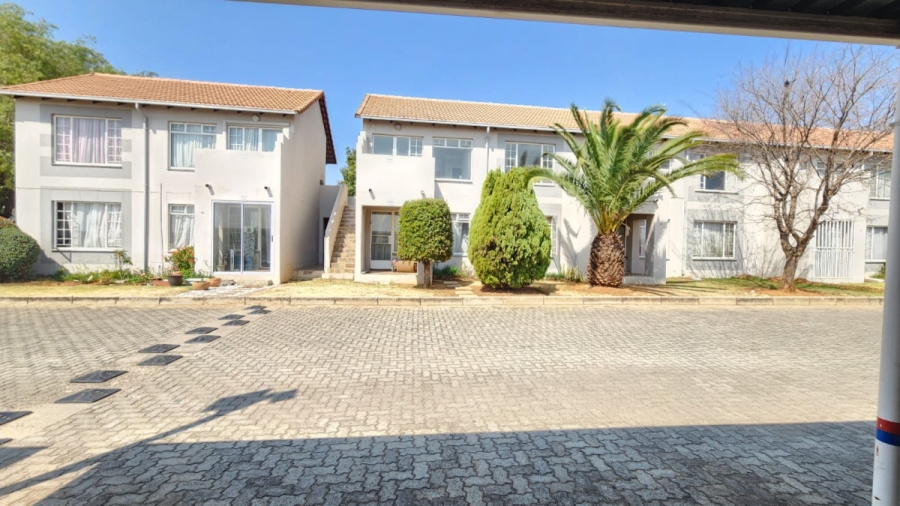 2 Bedroom Property for Sale in Edenvale Central Gauteng