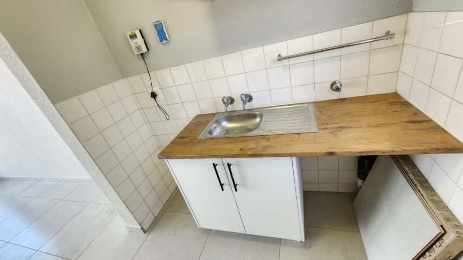 2 Bedroom Property for Sale in Edenvale Central Gauteng