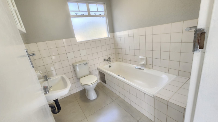 2 Bedroom Property for Sale in Edenvale Central Gauteng
