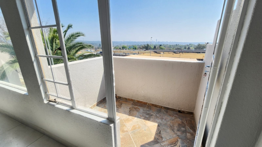 2 Bedroom Property for Sale in Edenvale Central Gauteng