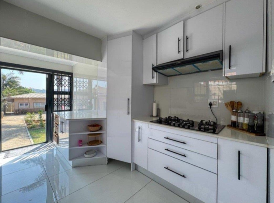 8 Bedroom Property for Sale in South Kensington Gauteng