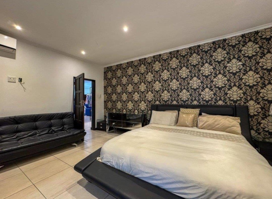 8 Bedroom Property for Sale in South Kensington Gauteng