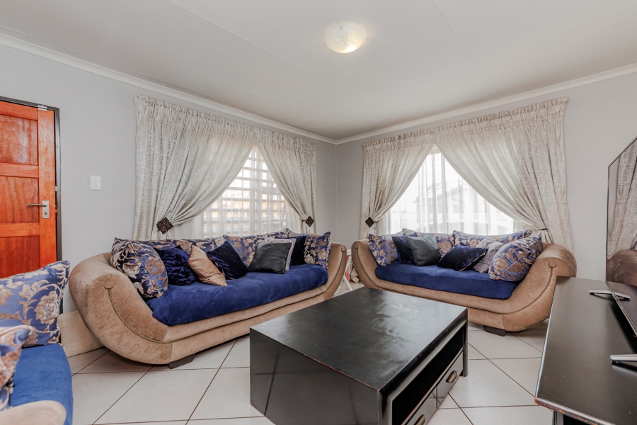 3 Bedroom Property for Sale in Mohlakeng Gauteng