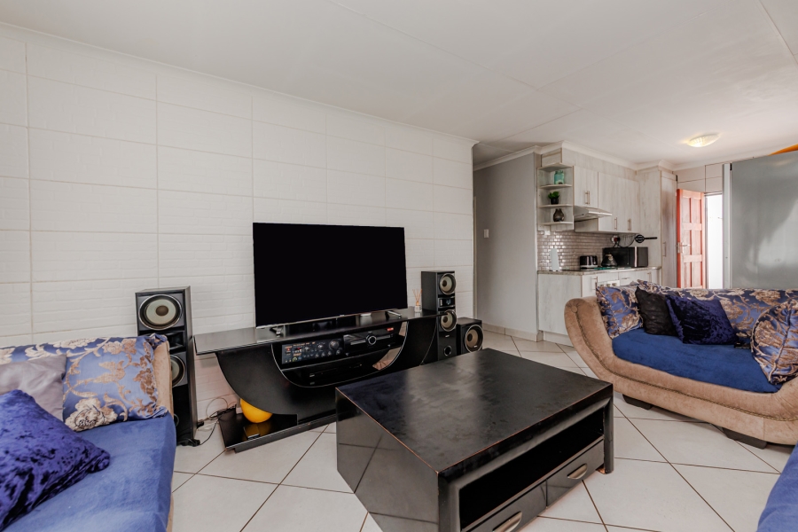 3 Bedroom Property for Sale in Mohlakeng Gauteng