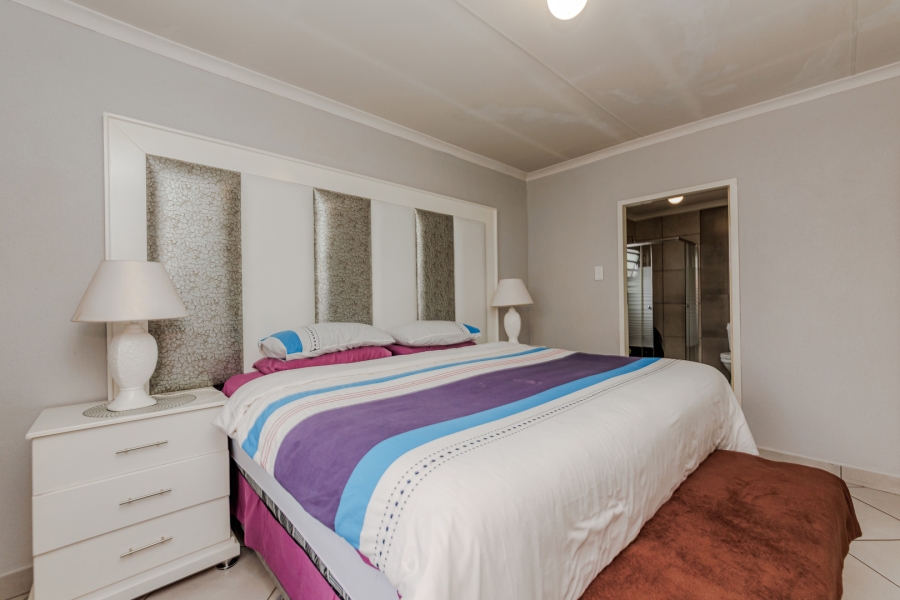 3 Bedroom Property for Sale in Mohlakeng Gauteng