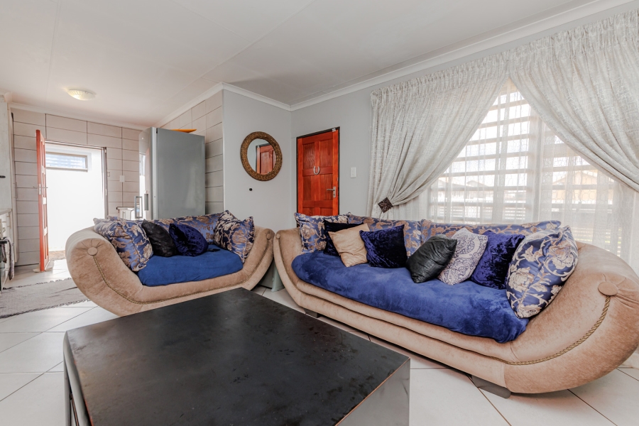 3 Bedroom Property for Sale in Mohlakeng Gauteng