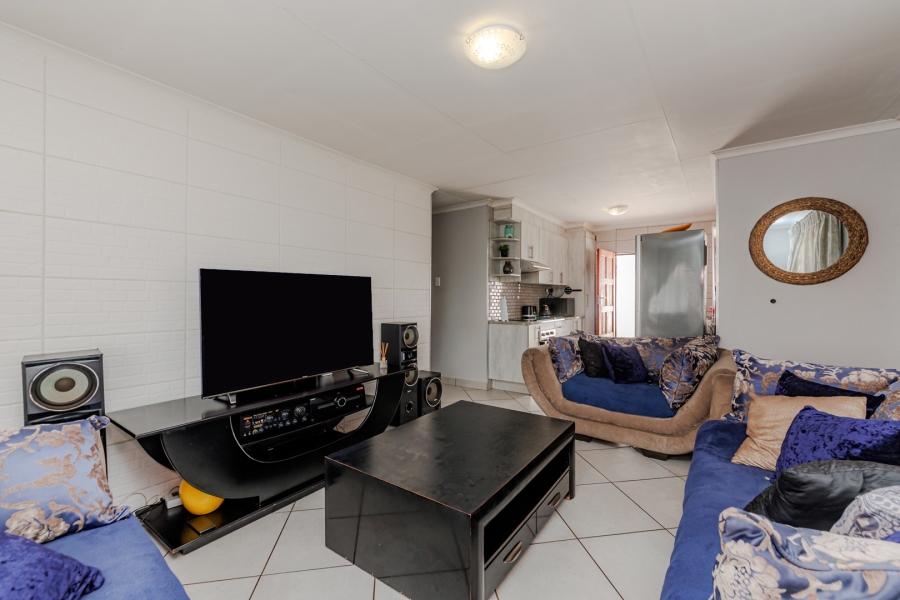 3 Bedroom Property for Sale in Mohlakeng Gauteng