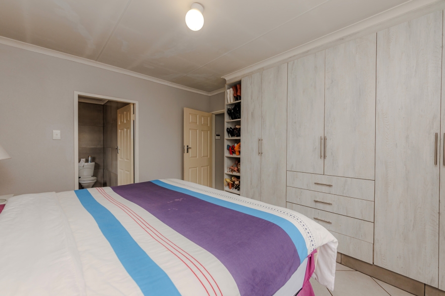 3 Bedroom Property for Sale in Mohlakeng Gauteng