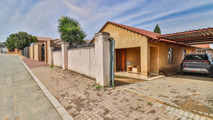 3 Bedroom Property for Sale in Cosmo City Gauteng