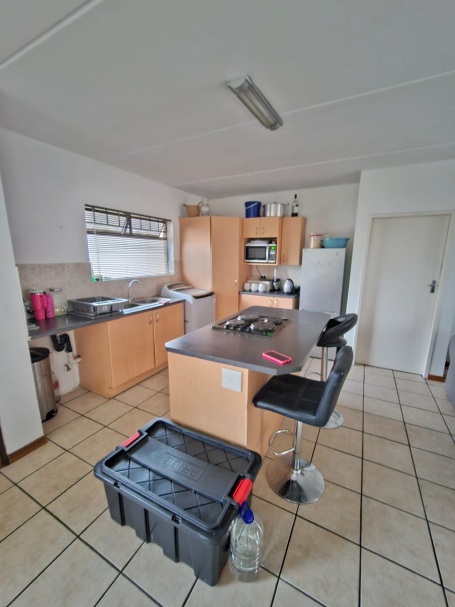 To Let 3 Bedroom Property for Rent in Erand Gardens Gauteng