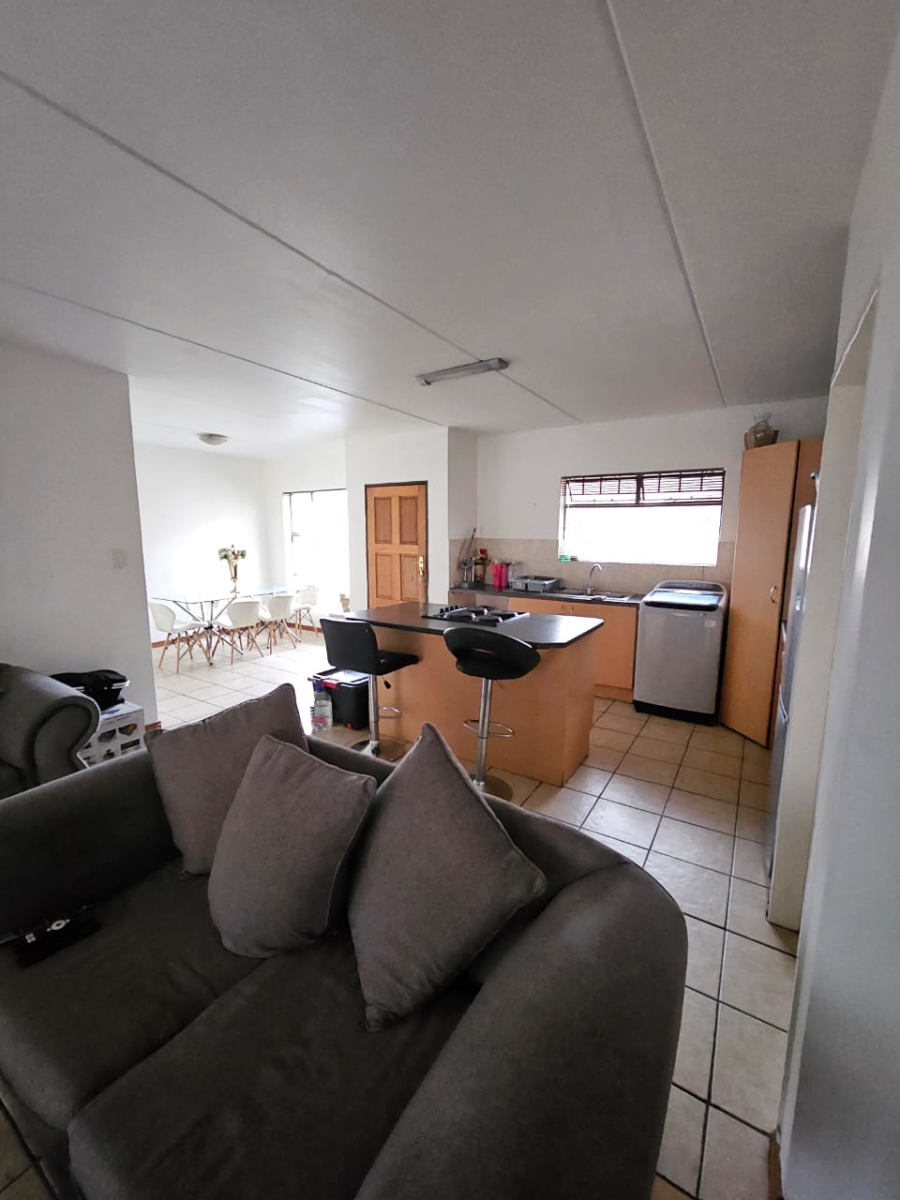 To Let 3 Bedroom Property for Rent in Erand Gardens Gauteng