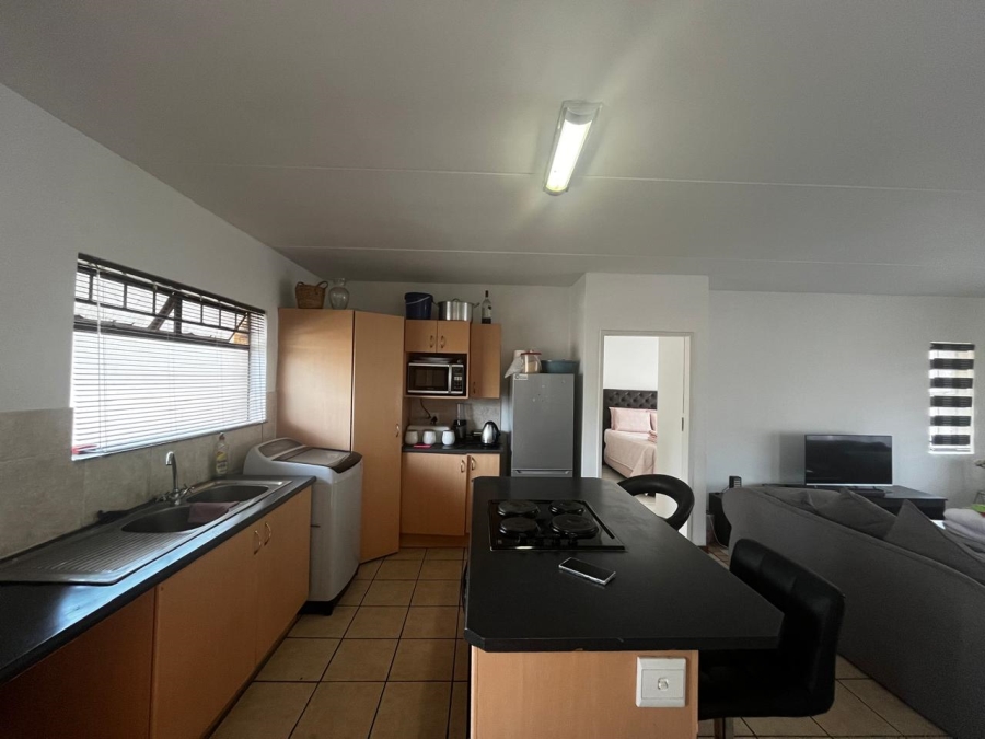 To Let 3 Bedroom Property for Rent in Erand Gardens Gauteng