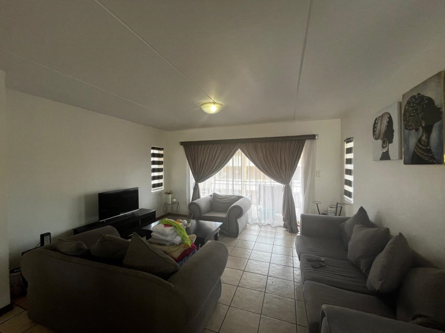 To Let 3 Bedroom Property for Rent in Erand Gardens Gauteng