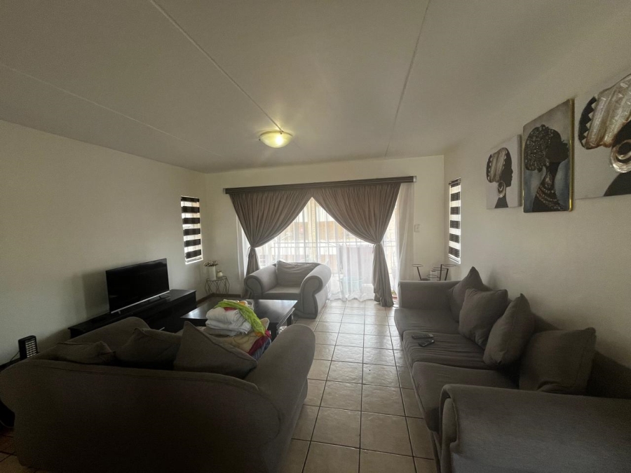 To Let 3 Bedroom Property for Rent in Erand Gardens Gauteng