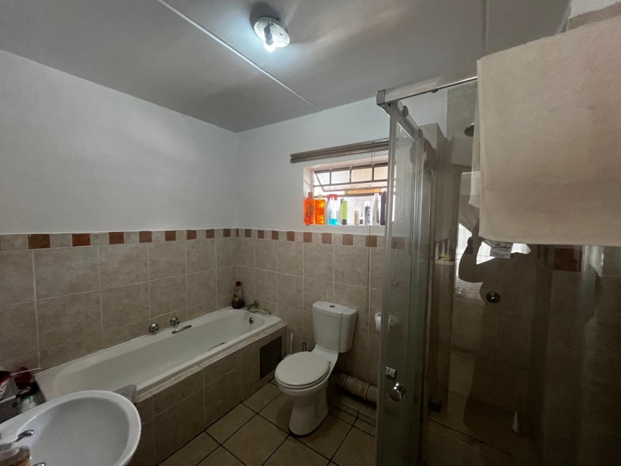 To Let 3 Bedroom Property for Rent in Erand Gardens Gauteng