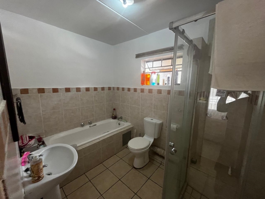 To Let 3 Bedroom Property for Rent in Erand Gardens Gauteng