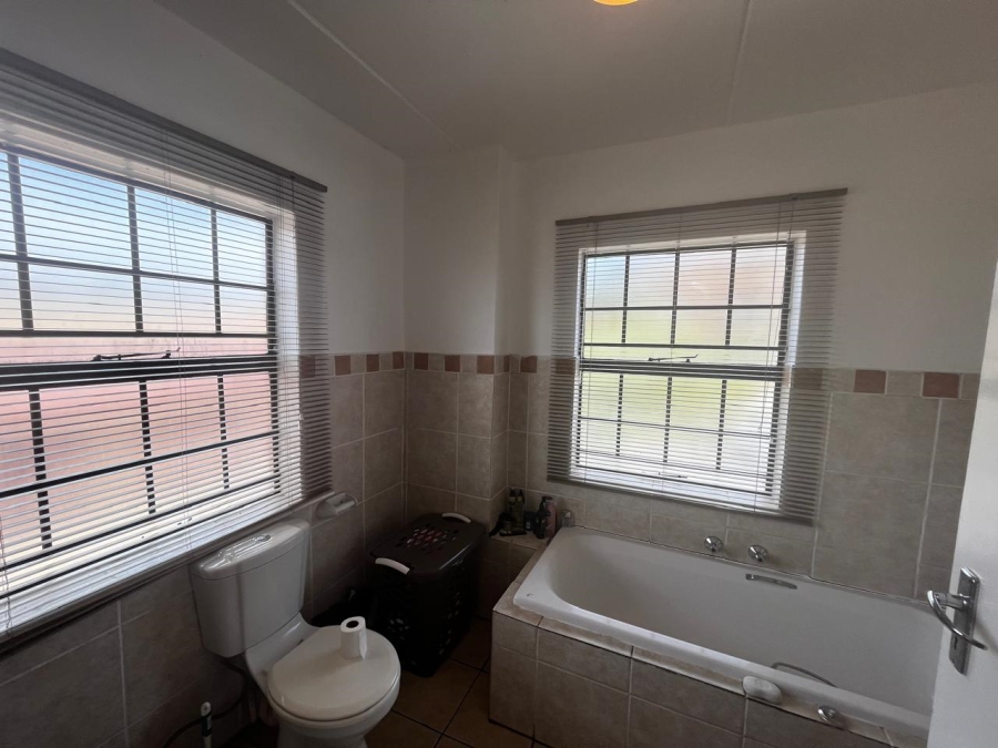 To Let 3 Bedroom Property for Rent in Erand Gardens Gauteng