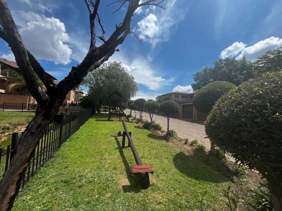 To Let 3 Bedroom Property for Rent in Erand Gardens Gauteng