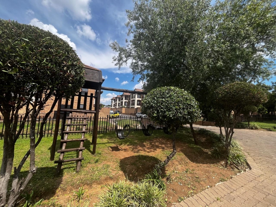 To Let 3 Bedroom Property for Rent in Erand Gardens Gauteng