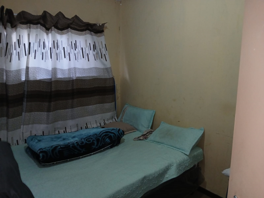2 Bedroom Property for Sale in Greenhills Gauteng