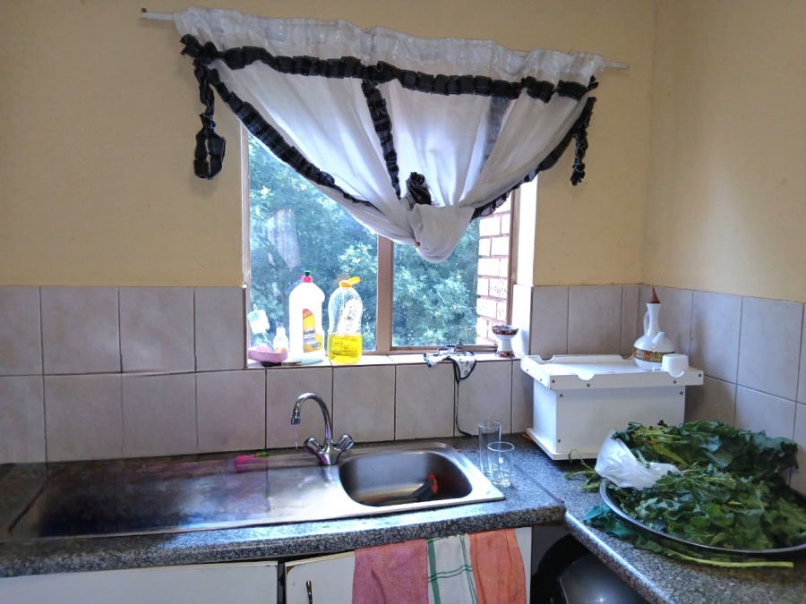 2 Bedroom Property for Sale in Greenhills Gauteng