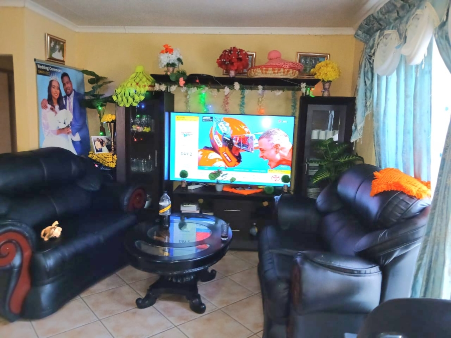 2 Bedroom Property for Sale in Greenhills Gauteng