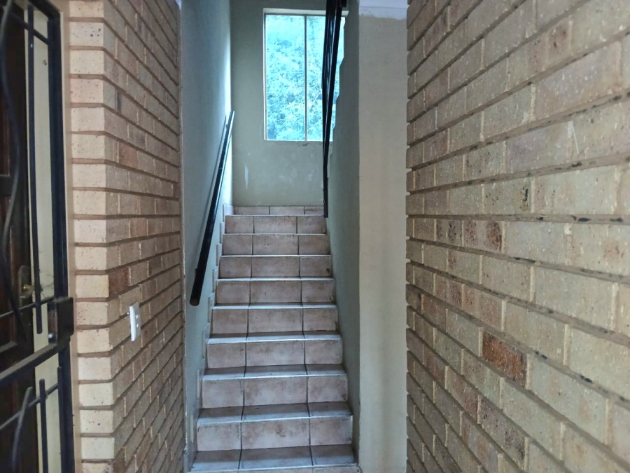 2 Bedroom Property for Sale in Greenhills Gauteng