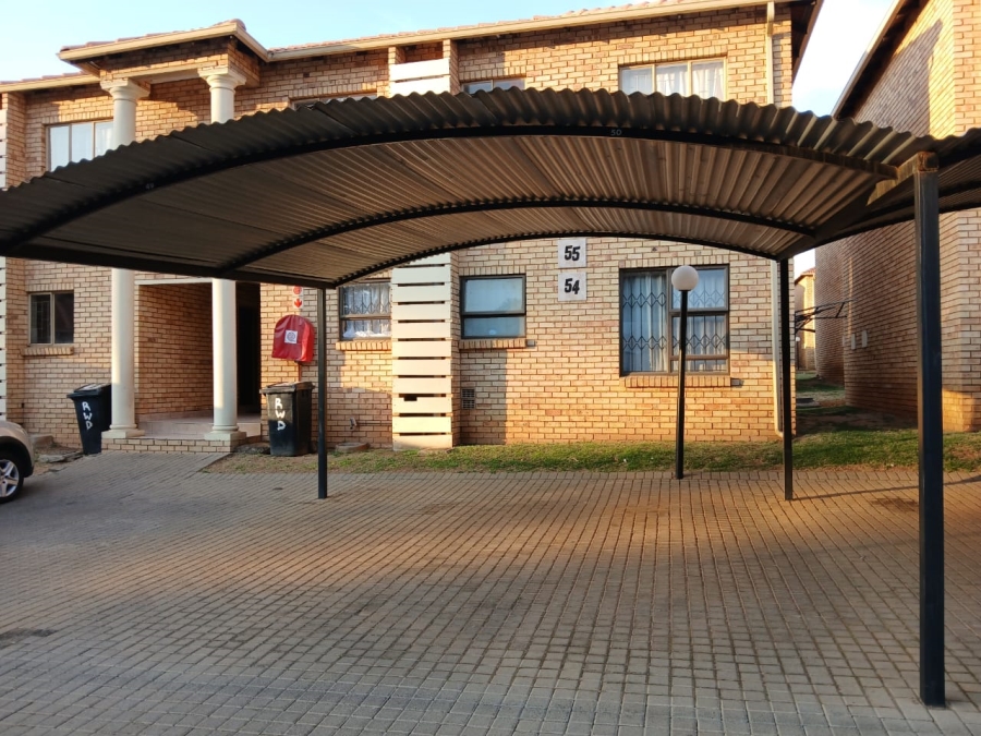 2 Bedroom Property for Sale in Greenhills Gauteng